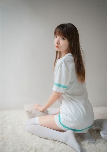 按摩的女大学生
