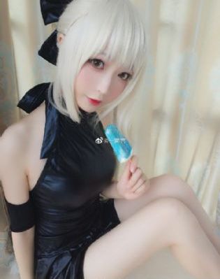 喷水白丝蜜臀av久久av